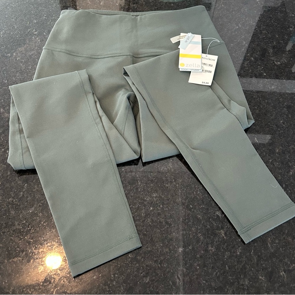 Zella Leggings Grey Urban Size M NWT
